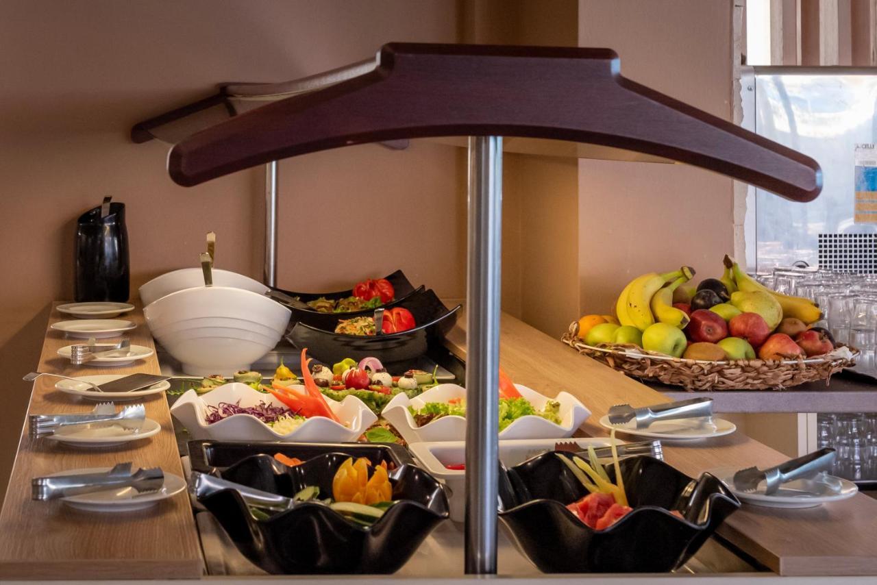 Eurohotel Theo Hotel Агия-Марина Экстерьер фото
