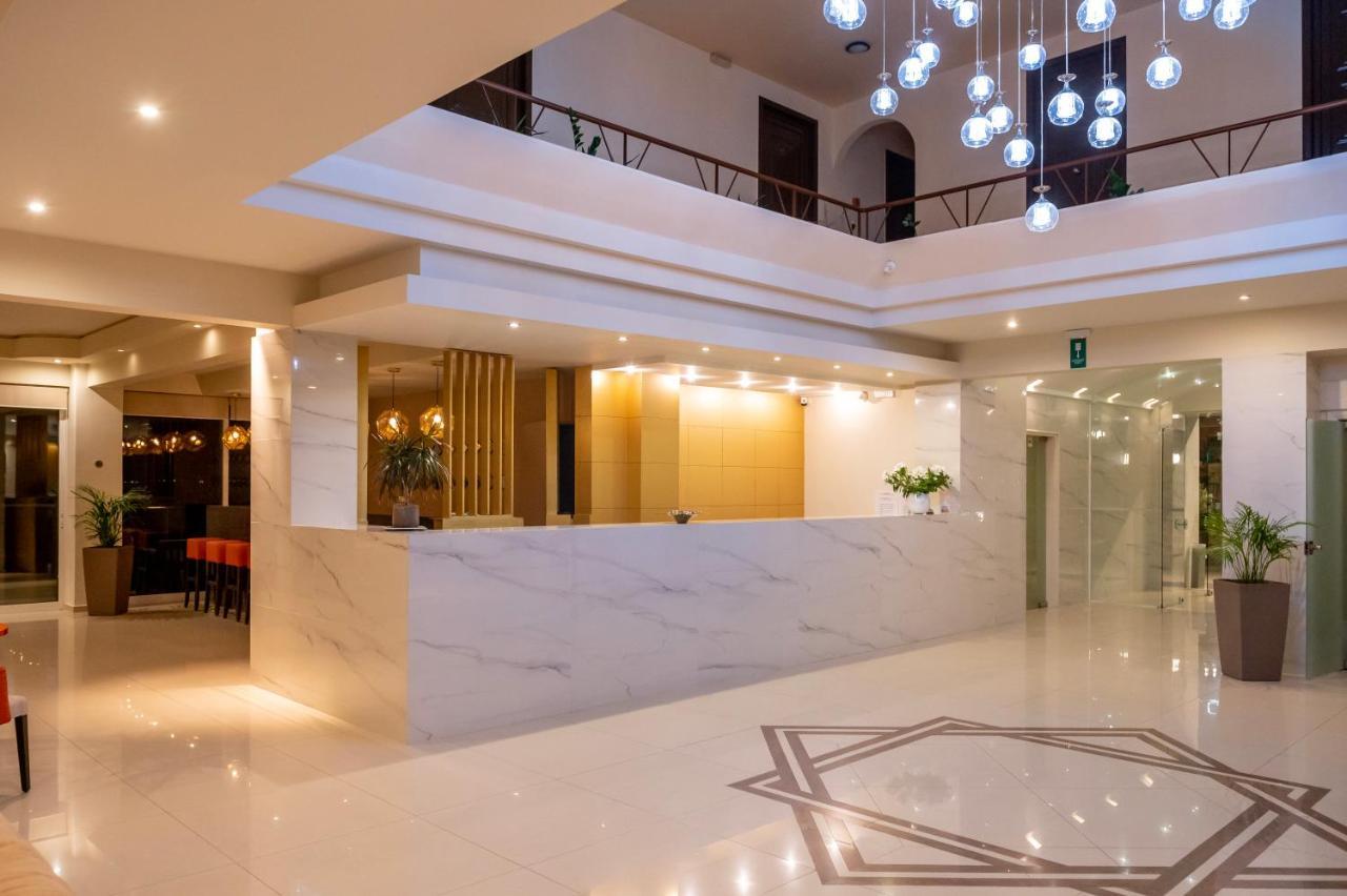 Eurohotel Theo Hotel Агия-Марина Экстерьер фото