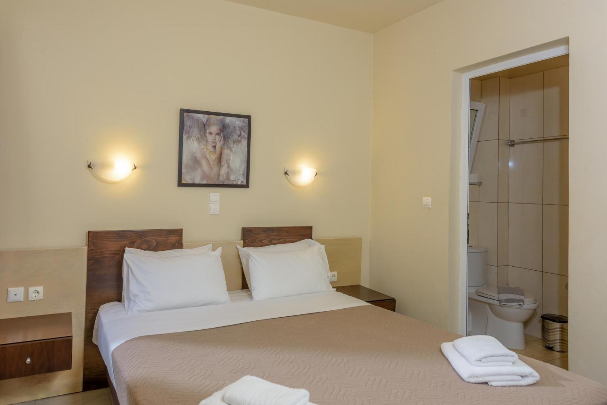 Eurohotel Theo Hotel Агия-Марина Экстерьер фото