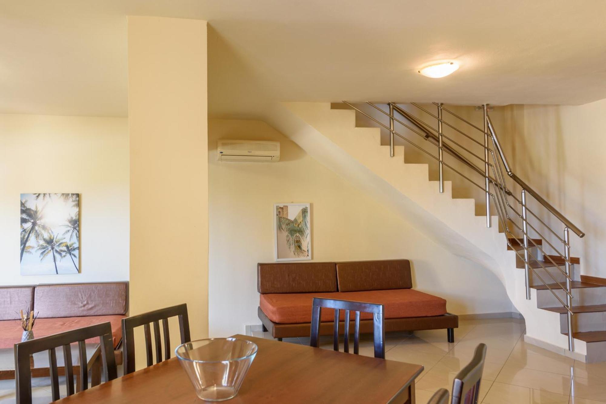 Eurohotel Theo Hotel Агия-Марина Экстерьер фото