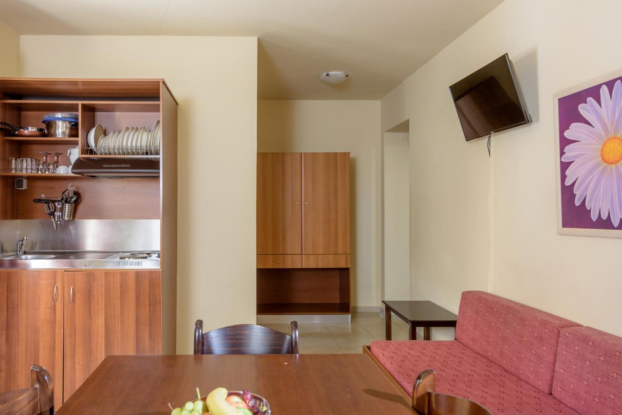 Eurohotel Theo Hotel Агия-Марина Номер фото